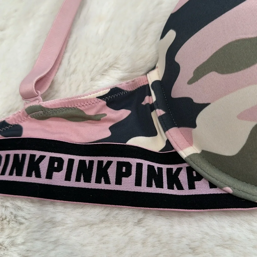 VS PINK Lightly Lined Wear Everywhere T-Shirt Bra Pink Camo size 32DD